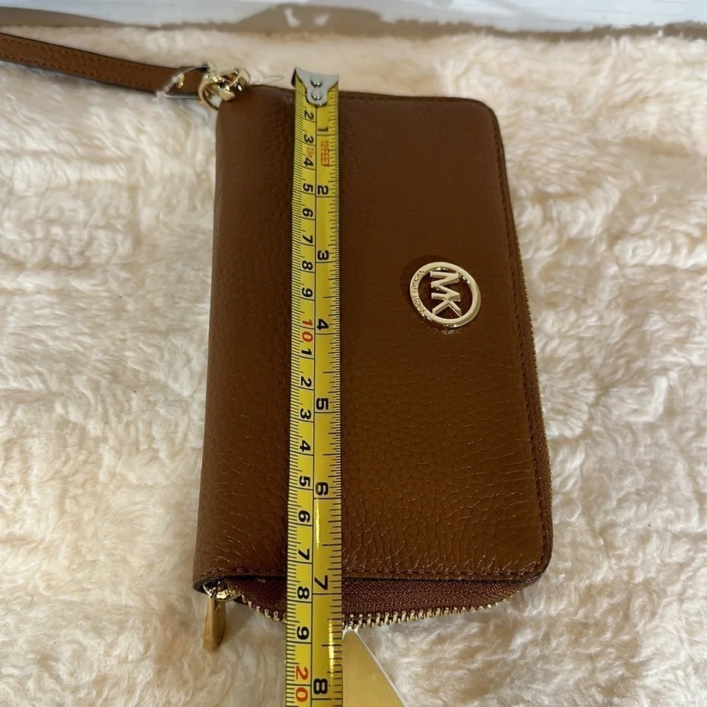 NWT Michael Kors Fulton, large flat phone case, leather brown clutch